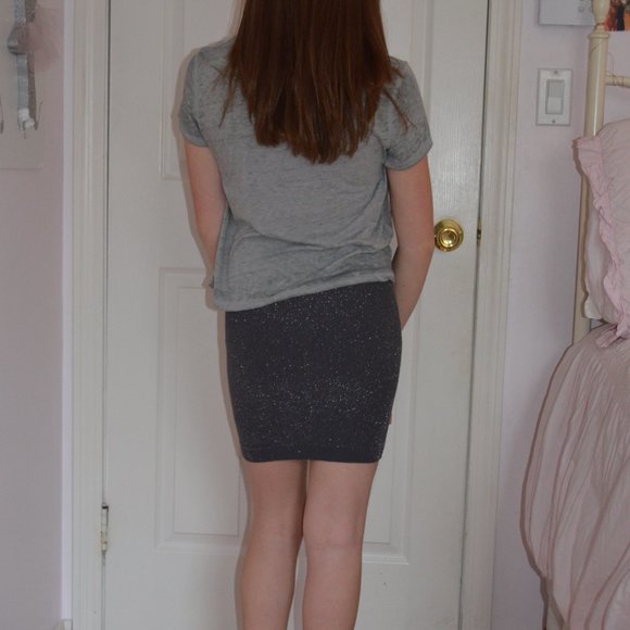 [Malibu Sugar] Grey Glittery Pencil Skirt - Picture 2 of 2